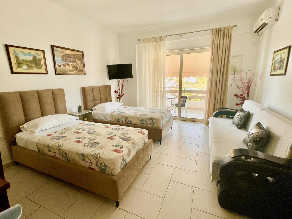 Sea Apartments Himare Exterior foto